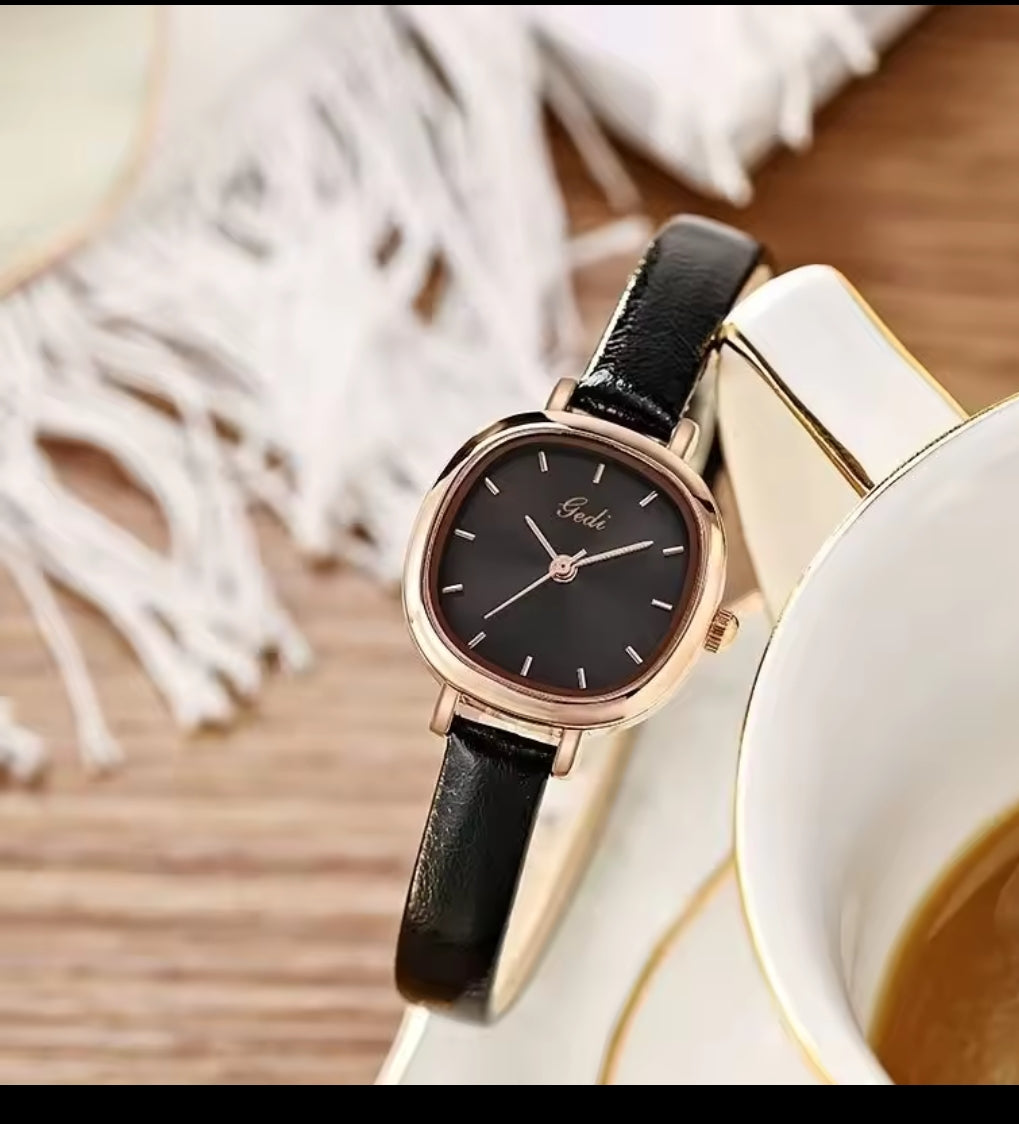 Women small square dial casual xelent watch with leather strap