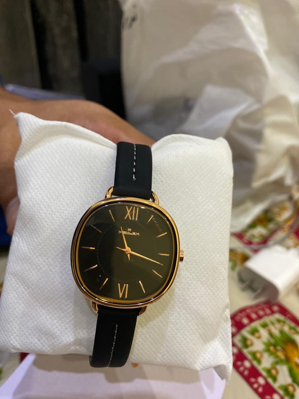 Women small square dial casual xelent watch with leather strap